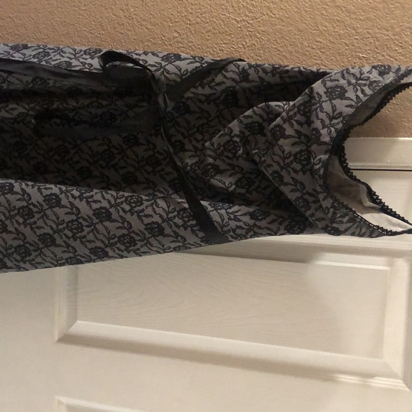 Teenage dress Charlotte Russe size large. - Picture 2 of 7